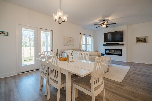 Building Photo - 63 Buckingham Dr