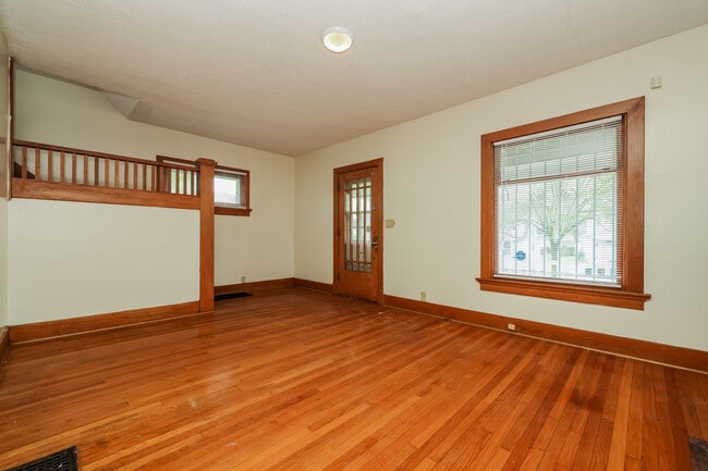 Building Photo - 1242 Wilson Dr