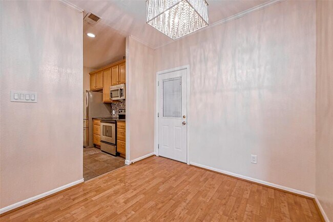 Building Photo - 9850 Pagewood Ln