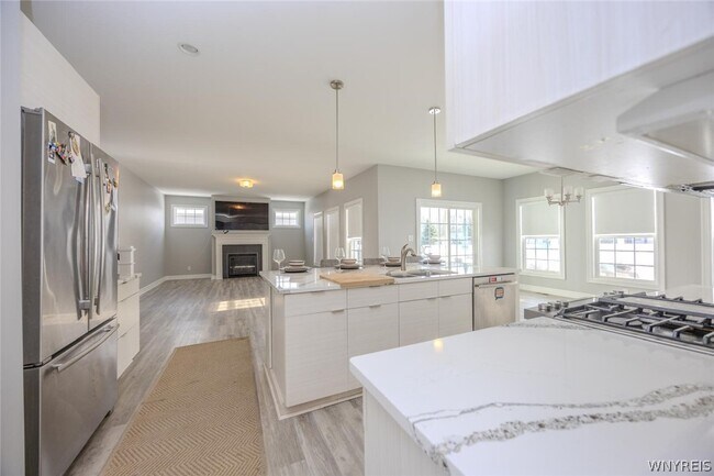 Building Photo - 46 Eagleview Dr