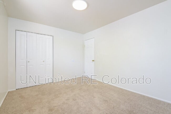 Building Photo - 9130 Osceola St