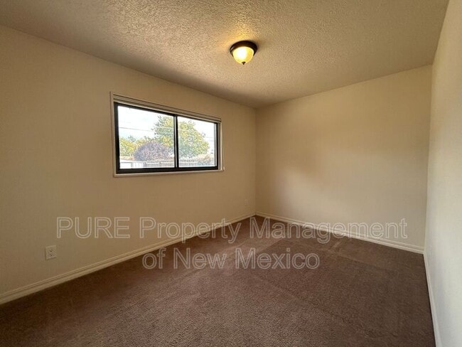 Building Photo - 2104 Smith Ln