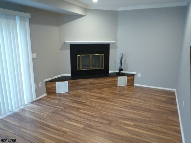 Building Photo - 388 Cotswold Pl