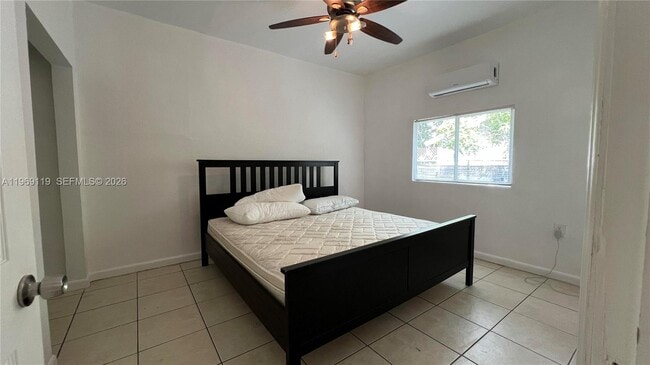 Building Photo - 113 NW 35th St