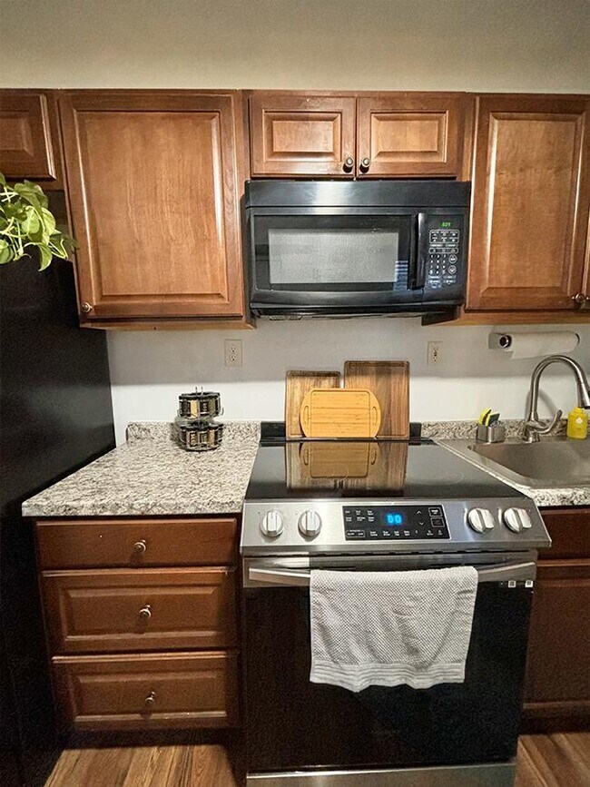 Building Photo - 815 N Caroline St