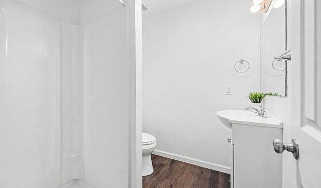 Building Photo - 1720 E Hermosa Dr