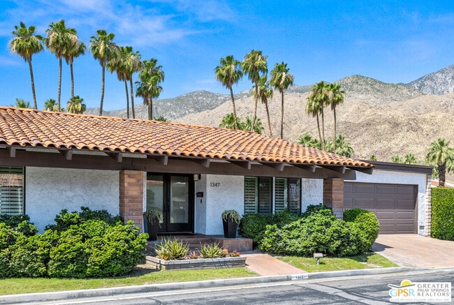 Building Photo - 1347 Primavera Dr S