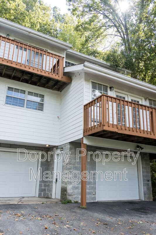 Building Photo - 2202 Elder St