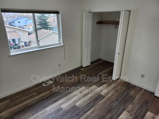 Building Photo - 9940 Grange Dr