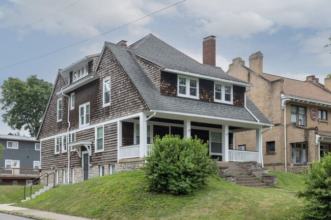 Building Photo - 1954 Indianola Ave