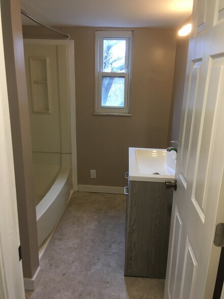 Building Photo - 4561 Mt Troy Rd