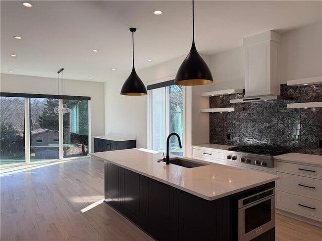 Building Photo - 2385 Nesbitt Dr NE