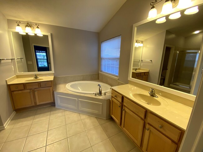 Master Bath - 14295 Chariots Whisper Dr