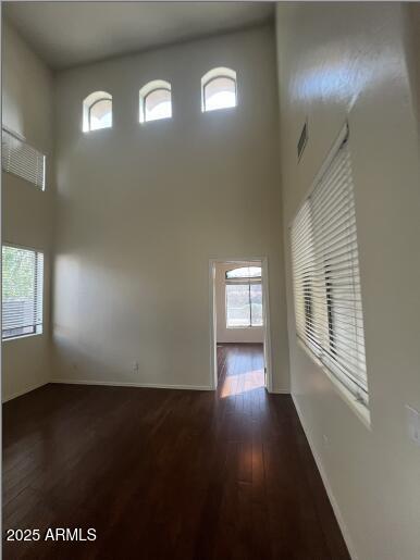 Building Photo - 576 E Julian Dr