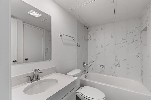 Building Photo - 5648 Perrin St