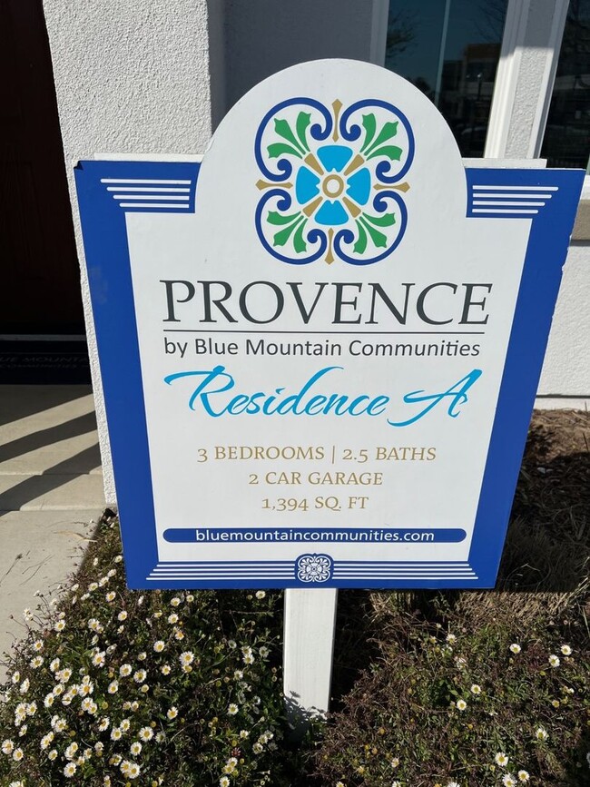 Building Photo - Provence Townhome - Natomas