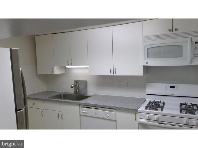 Building Photo - 379 Old Forge Crossing