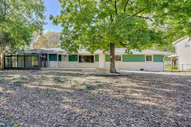 Building Photo - 1716 Georgetown Dr