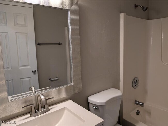 Building Photo - 214 Hancock Bridge Pkwy