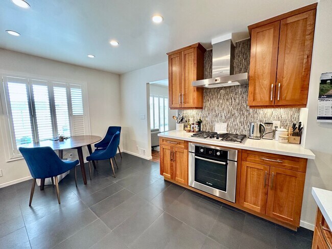Building Photo - Lovely 3bd/2bth Home in The Sunset
