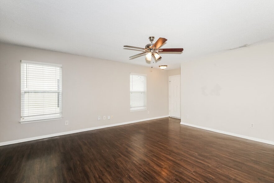 Building Photo - 6715 Everbloom Ln