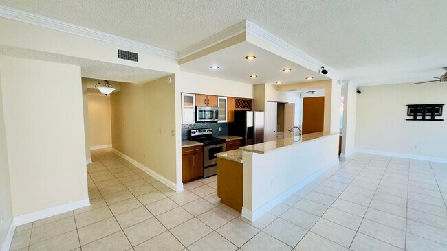 Building Photo - 107 Half Moon Cir