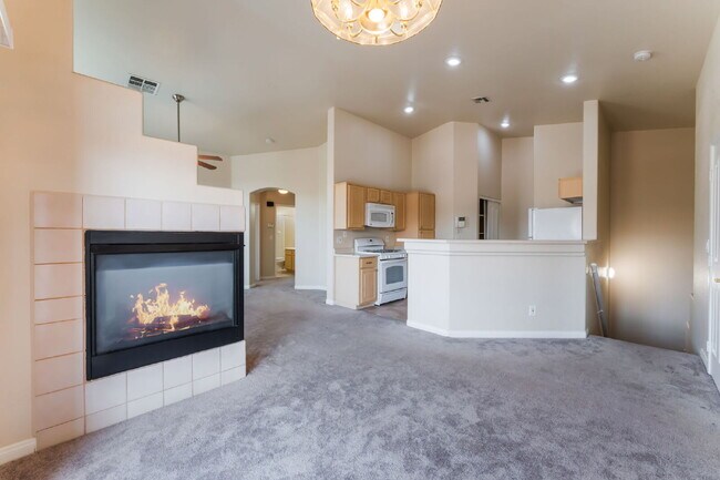 Building Photo - Gated Community Townhome 2 bedroom, 2 bathroom, 1 car garage