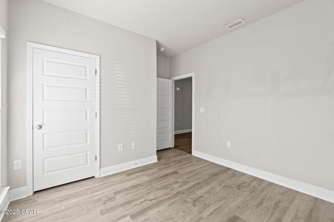 Building Photo - 397 Emerald Cove St