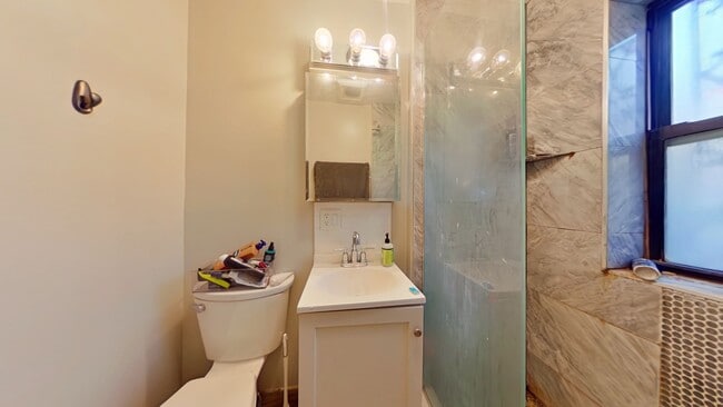 Interior Photo - 601 W. Deming Pl