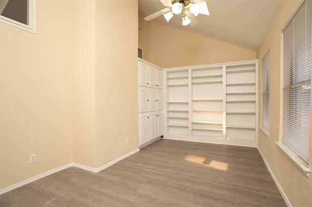 Building Photo - 733 Windridge Ln