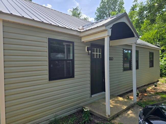 Building Photo - 479 Dowd Rd