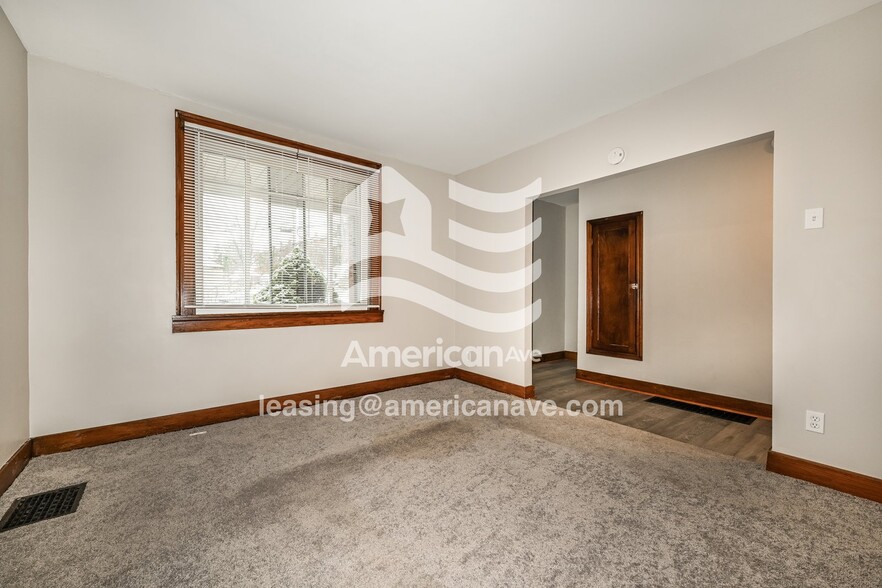 Building Photo - 726 Grandview Ave