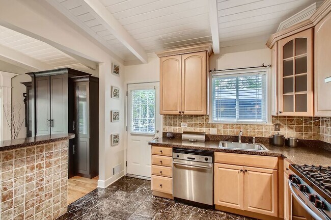 Building Photo - 9529 Keystone Ave