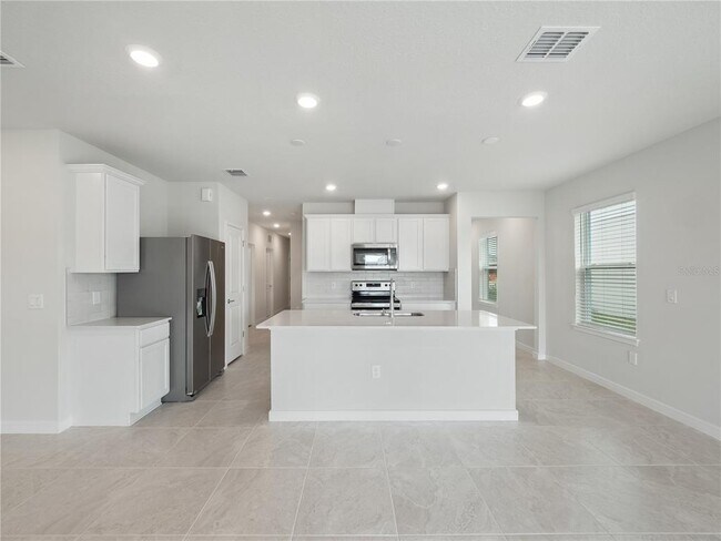 Building Photo - 2214 Lovely Ln
