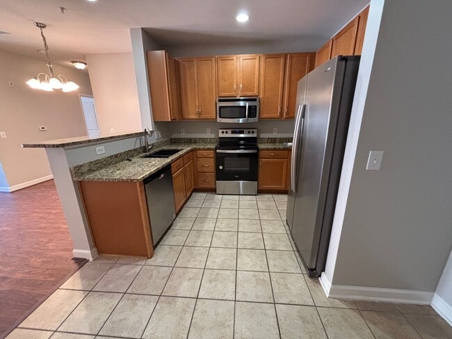 Building Photo - RENT SPECIAL! Beautiful 2 Bedroom 2 Bathro...