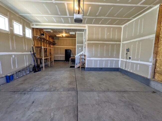 Building Photo - 6152 Gannet Dr