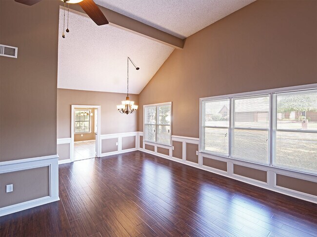 Building Photo - 8096 Ballarat Cove