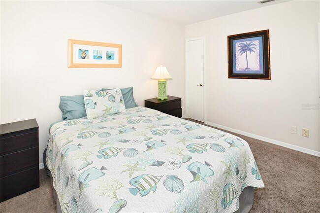 Building Photo - 204 Pompano Dr SE