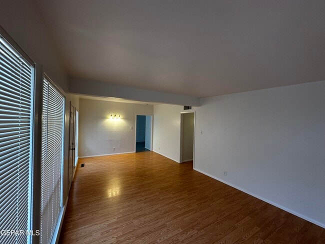 Building Photo - 5202 Cornell Ave