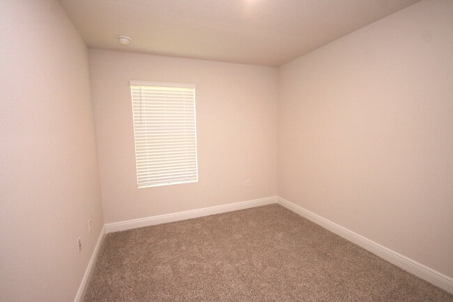 Building Photo - Move-In Specials! $500 Off + Military Disc...