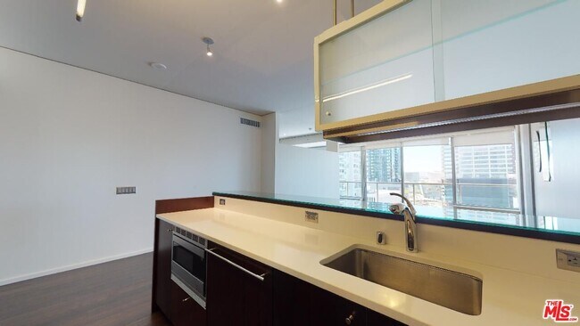 Building Photo - 1155 S Grand Ave