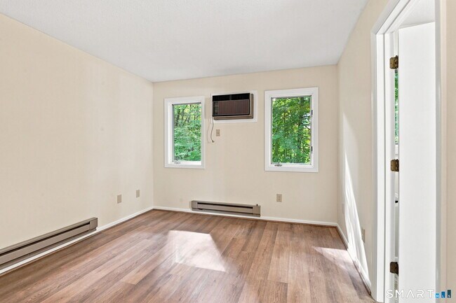 Building Photo - 44 Tolland Ave