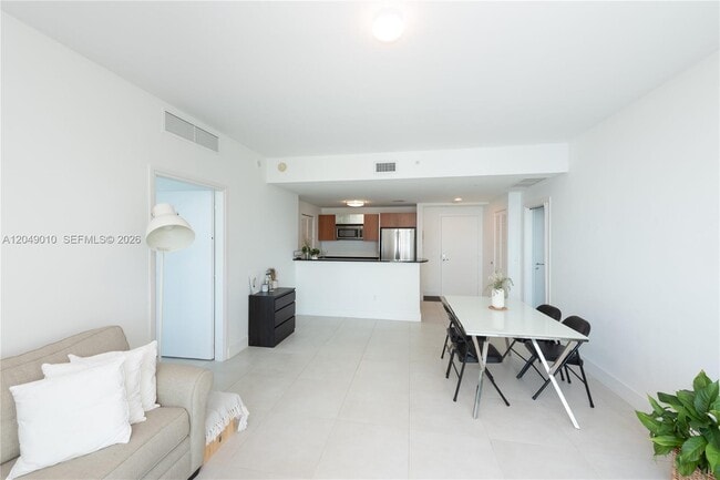 Building Photo - 300 S Biscayne Blvd