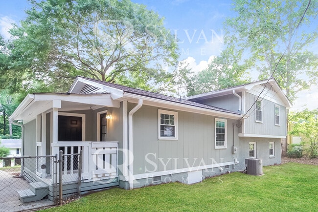 Building Photo - Coming HOME never felt so good!