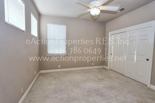 Building Photo - Granite Bay Beauty - 5 Bed, 3.5 Bath Home - Large Pool - Two Story - Lawn & Pool Service Included!