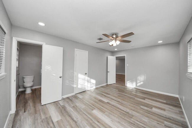 Building Photo - 7922 Sheree St