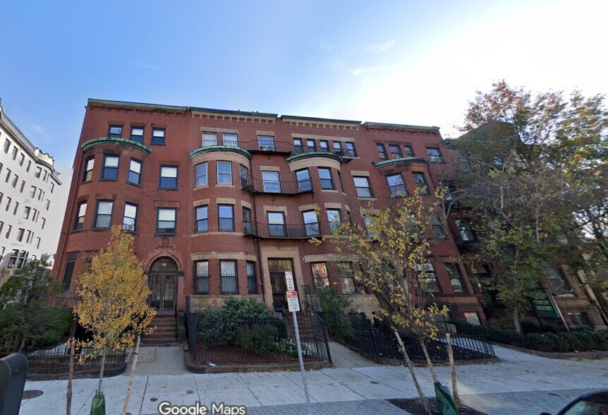 Building Photo - 867 Beacon St