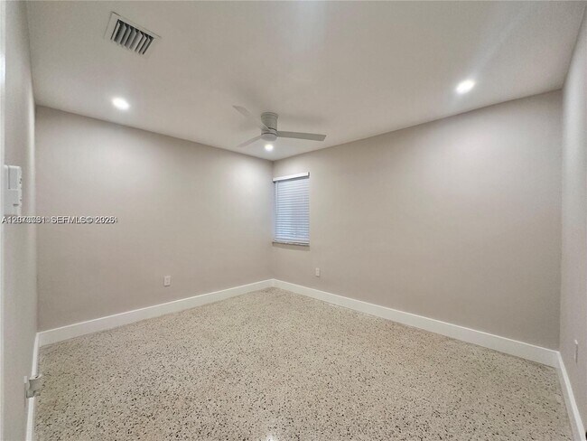 Building Photo - 10300 NW 35th Ct