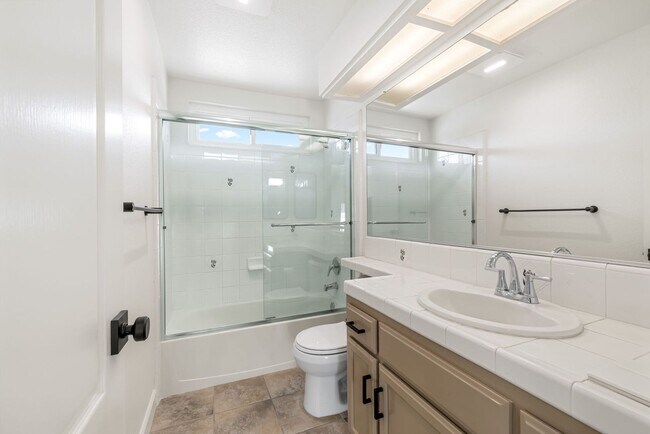 Building Photo - Las Palmas II Complete Remodel