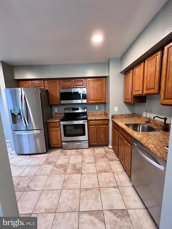 Building Photo - 7783 Black Horse Ct